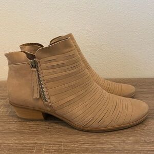 Paul Green Shasta Sliced Nubuck Leather Mid Heel Boots, Size 7.5